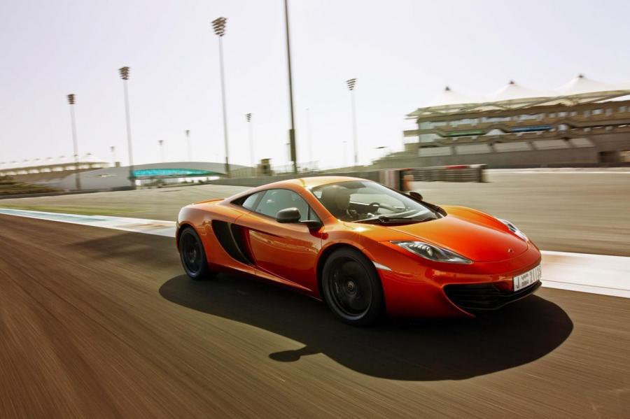  McLaren MP4-12C in Abu Dhabi 2012 года  (фото 2 из 10)